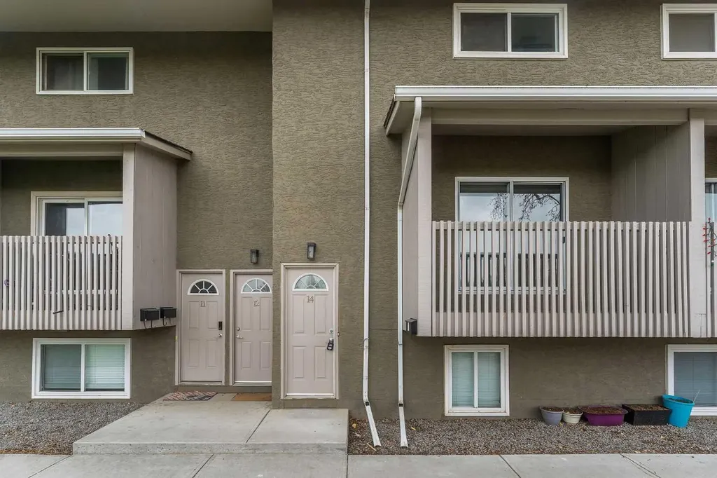 8112 36 Avenue NW Calgary AB T3B 3P3