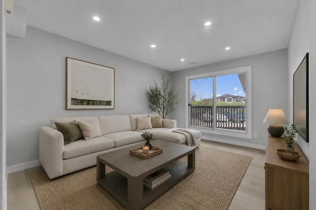 8112 36 Avenue NW Calgary AB T3B 3P3