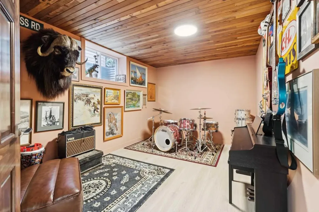 312 Shawcliffe Circle SW Calgary AB T2Y 1A4