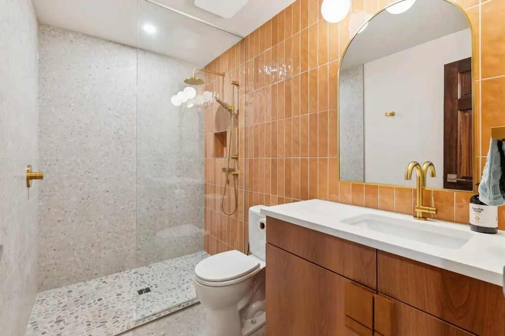 312 Shawcliffe Circle SW Calgary AB T2Y 1A4