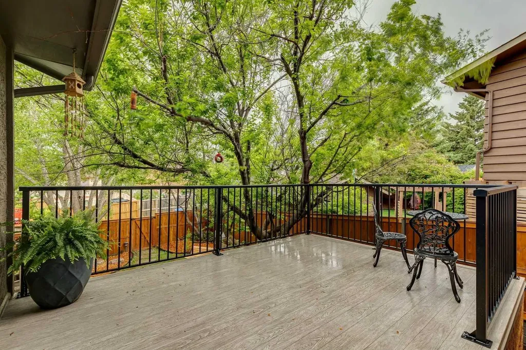 312 Shawcliffe Circle SW Calgary AB T2Y 1A4