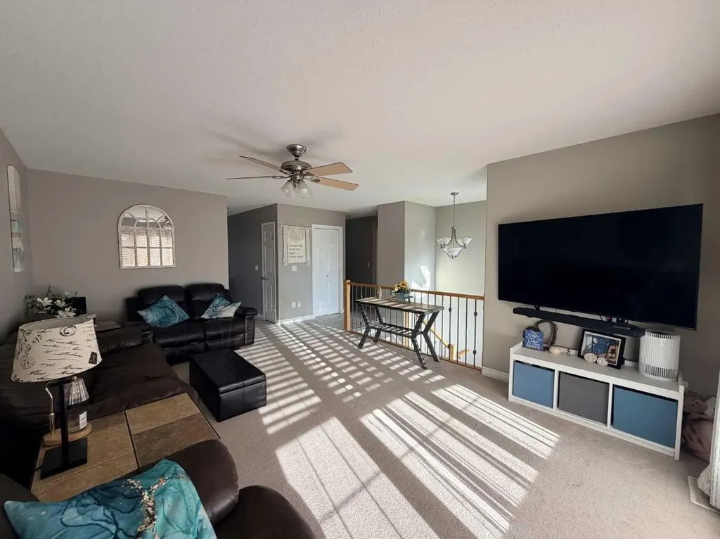4828 56 Avenue Innisfail AB T4G 1Y7