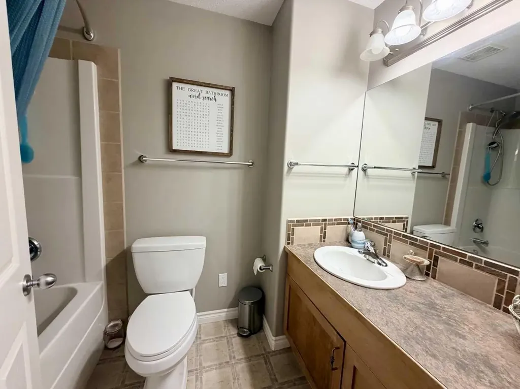 4828 56 Avenue Innisfail AB T4G 1Y7