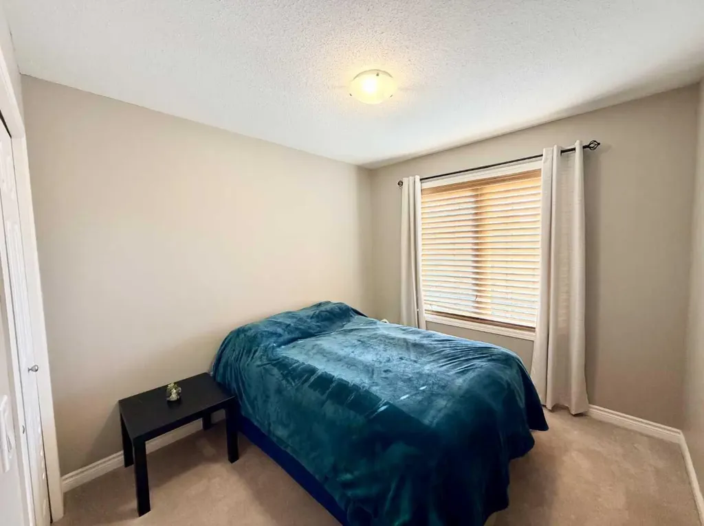 4828 56 Avenue Innisfail AB T4G 1Y7