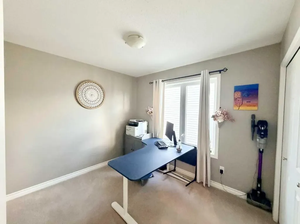 4828 56 Avenue Innisfail AB T4G 1Y7