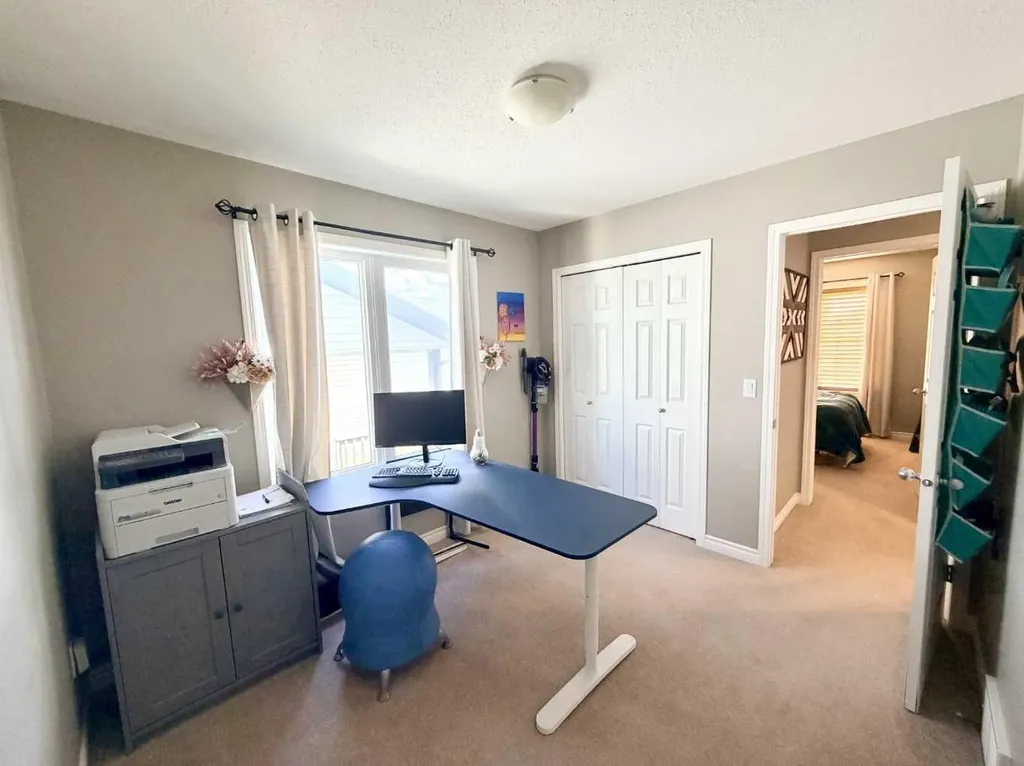 4828 56 Avenue Innisfail AB T4G 1Y7