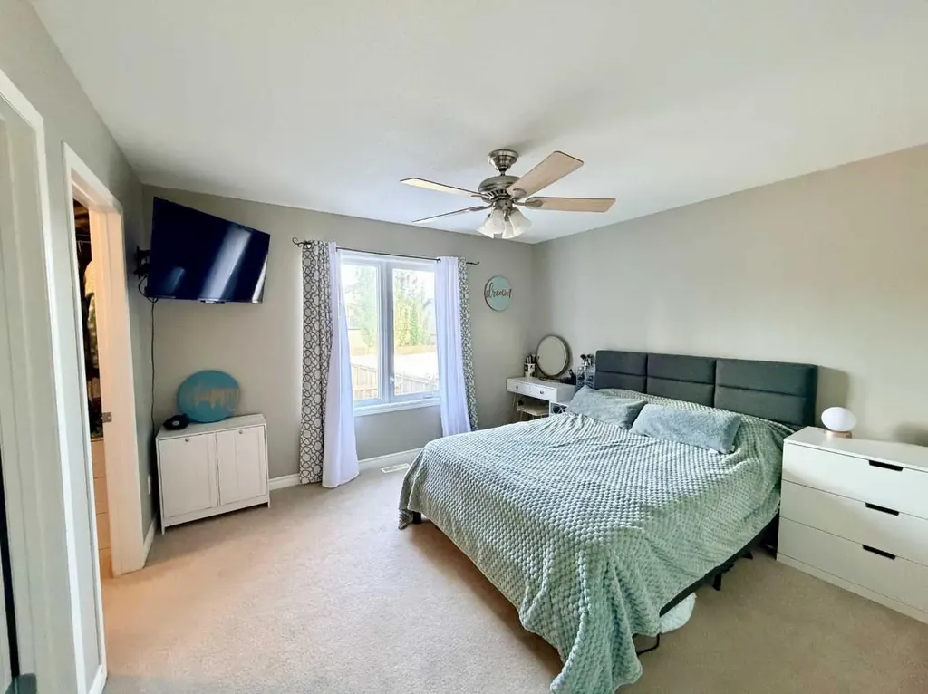 4828 56 Avenue Innisfail AB T4G 1Y7