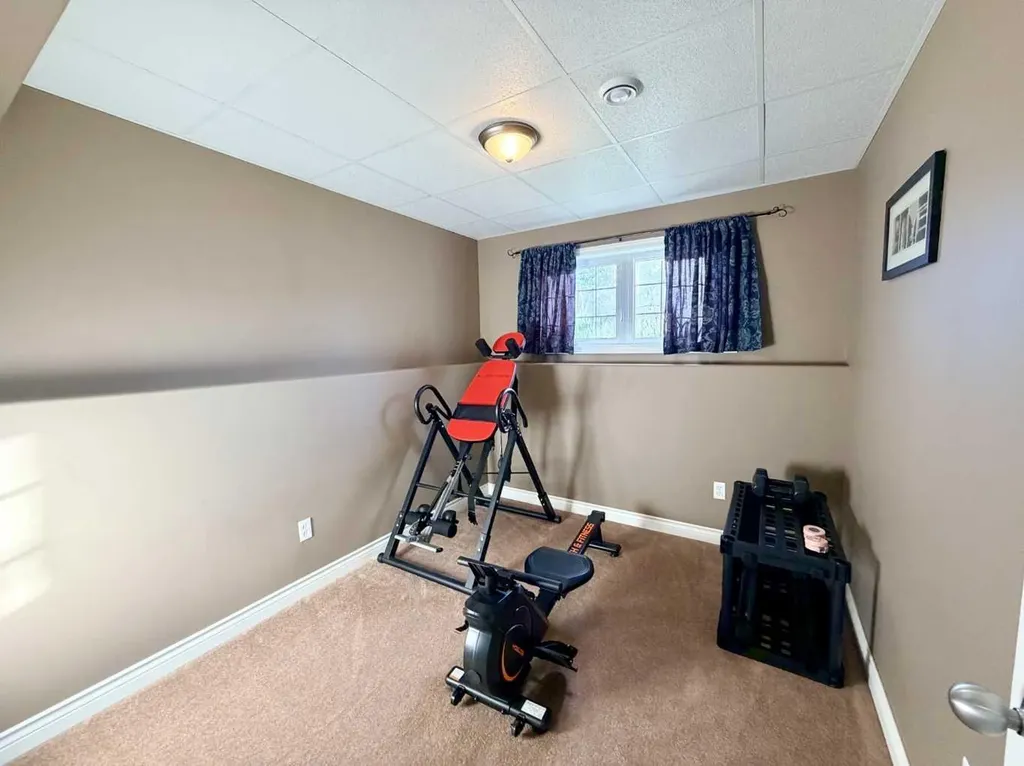 4828 56 Avenue Innisfail AB T4G 1Y7