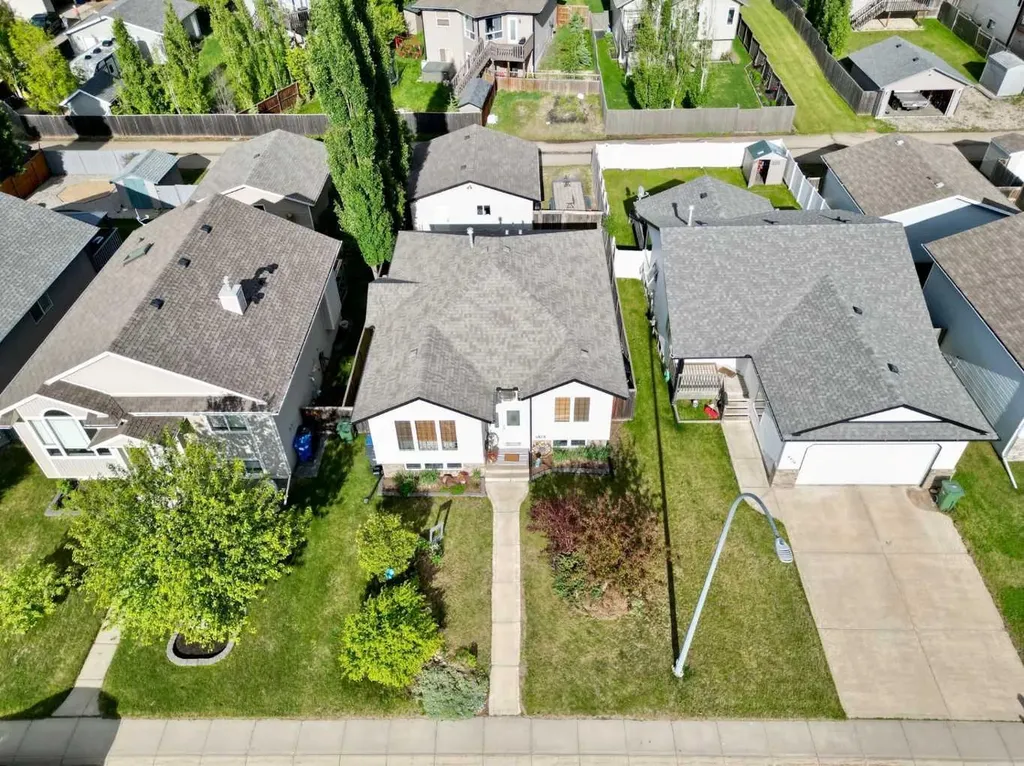 4828 56 Avenue Innisfail AB T4G 1Y7