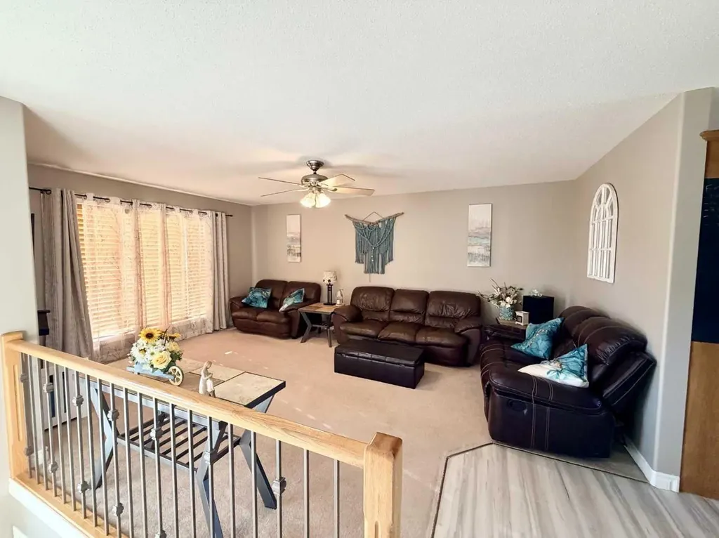 4828 56 Avenue Innisfail AB T4G 1Y7