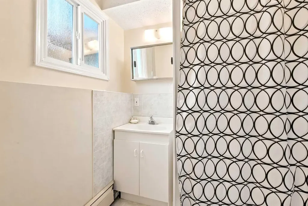 38 Meadowview Close Sylvan Lake AB T4S1J2