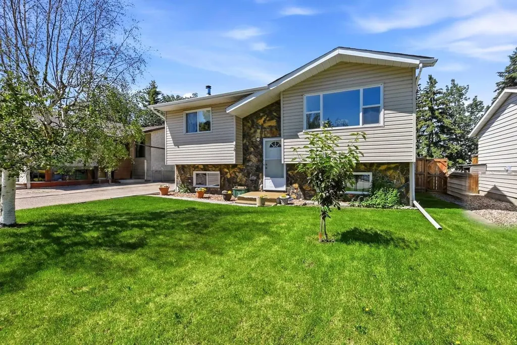38 Meadowview Close Sylvan Lake AB T4S1J2