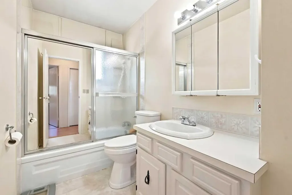 38 Meadowview Close Sylvan Lake AB T4S1J2