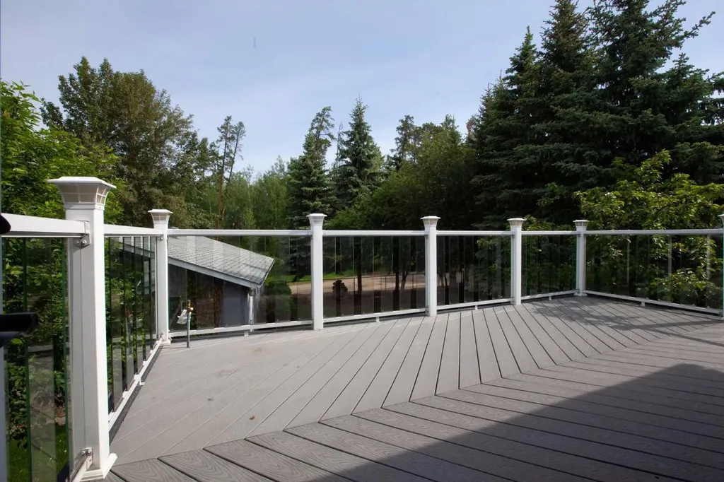 193 Park Drive Whitecourt AB T7S 1R3