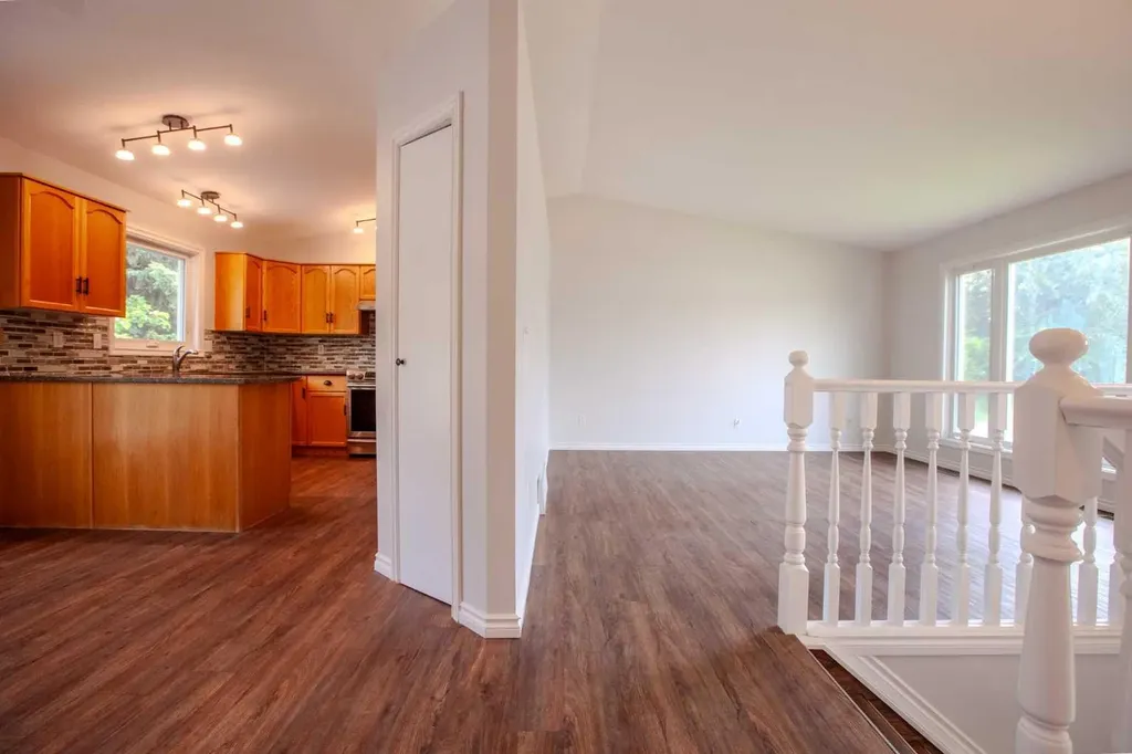 193 Park Drive Whitecourt AB T7S 1R3