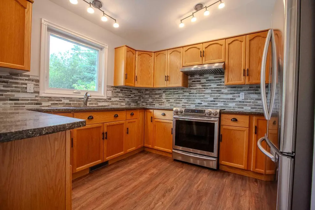193 Park Drive Whitecourt AB T7S 1R3