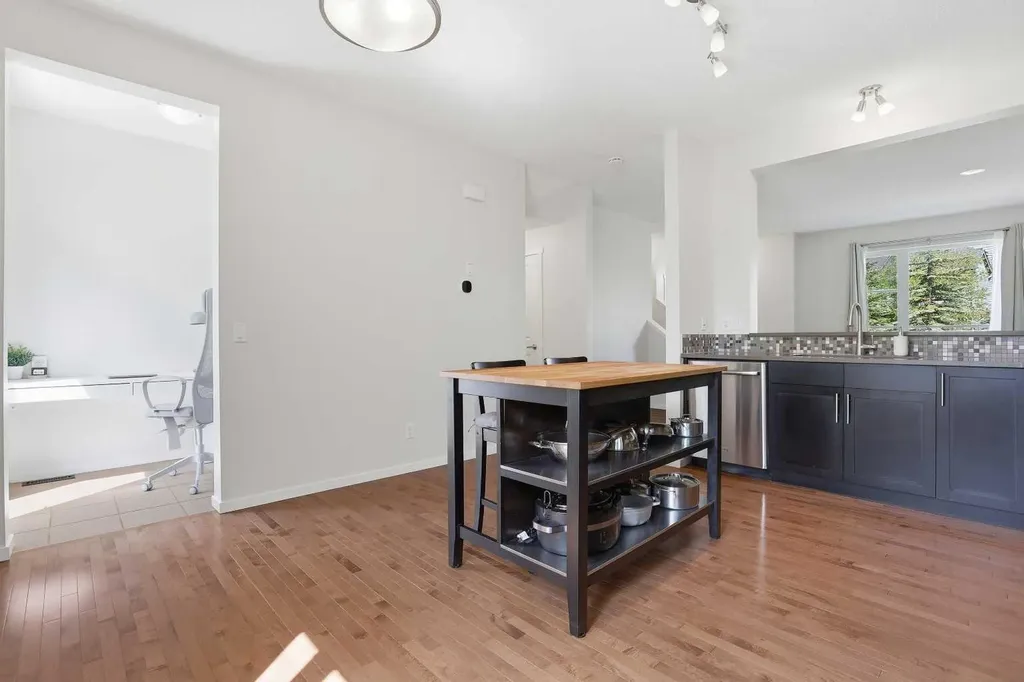 184 Chapalina Square SE Calgary AB T2X 0L5