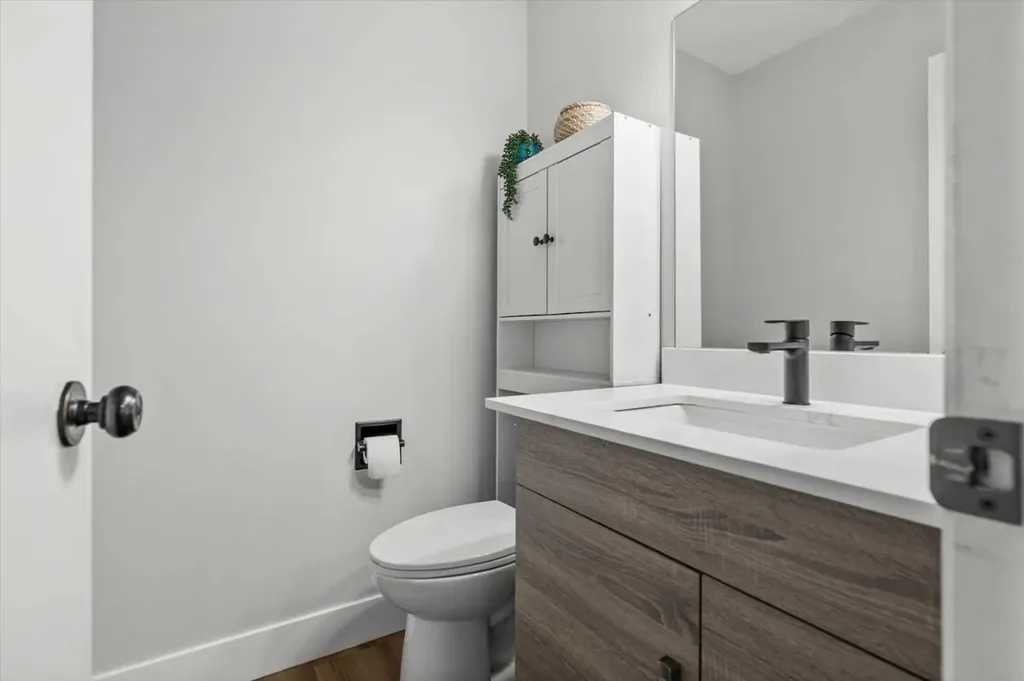 96 Sunhurst Road SE Calgary AB T2X 1V8