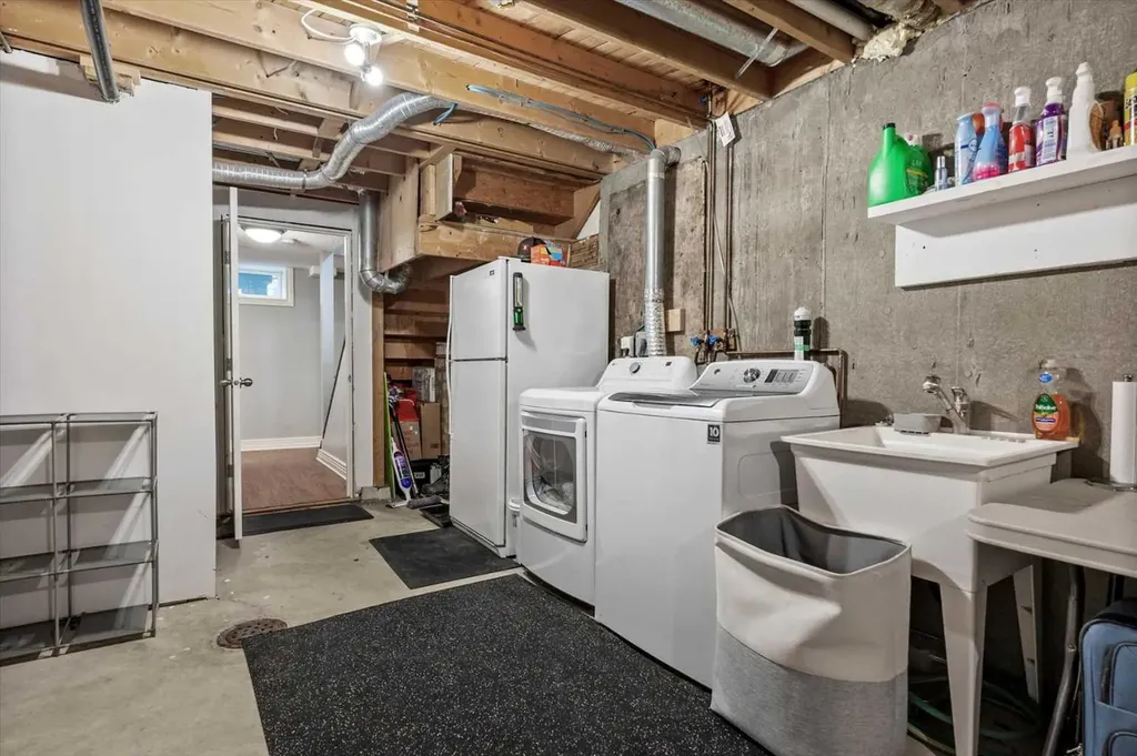 96 Sunhurst Road SE Calgary AB T2X 1V8
