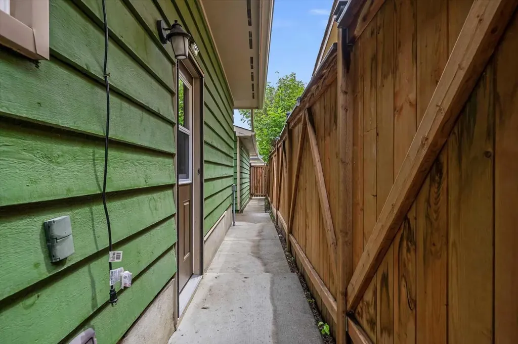 96 Sunhurst Road SE Calgary AB T2X 1V8