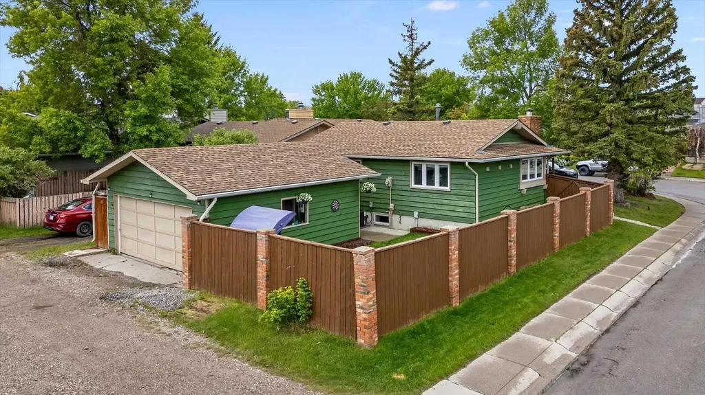 96 Sunhurst Road SE Calgary AB T2X 1V8