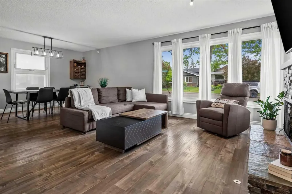 96 Sunhurst Road SE Calgary AB T2X 1V8