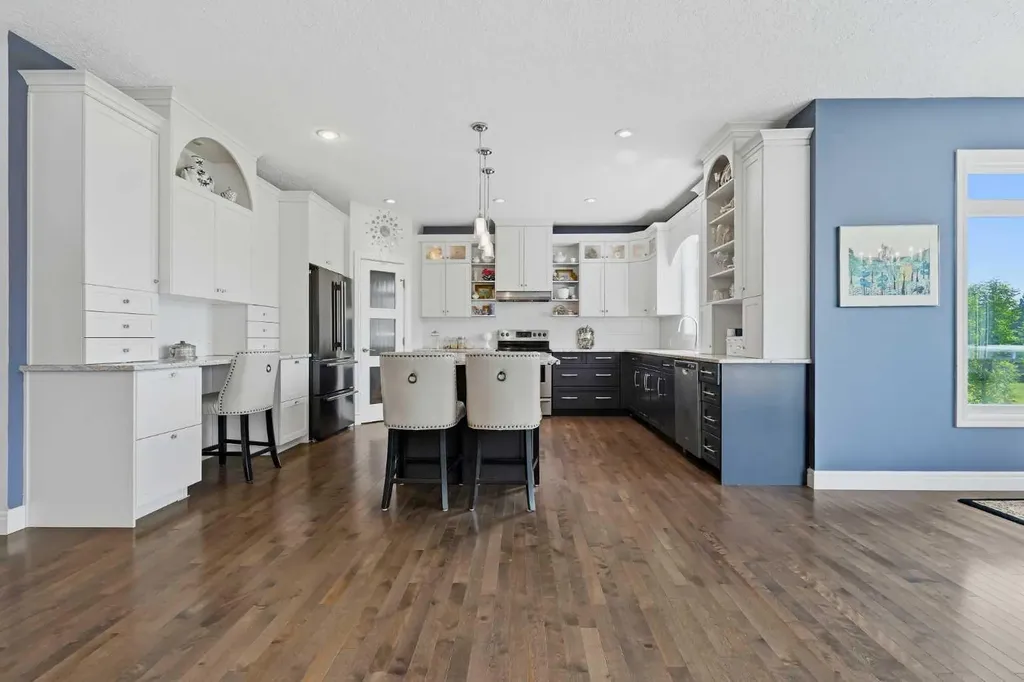 136 Stonemere Close Chestermere AB T1X0C4
