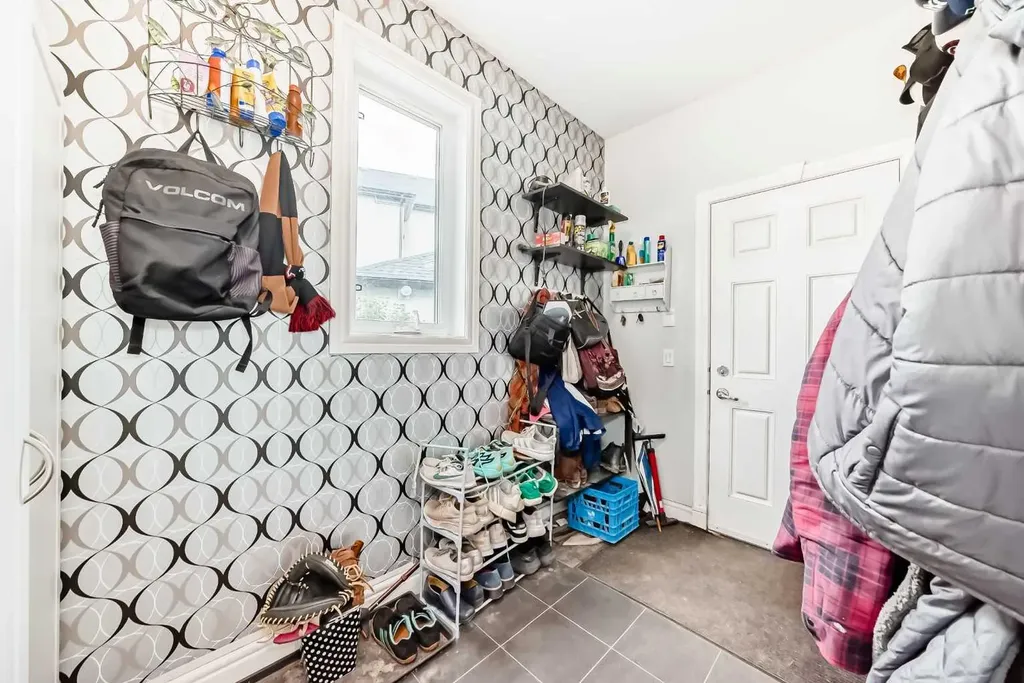 136 Stonemere Close Chestermere AB T1X0C4