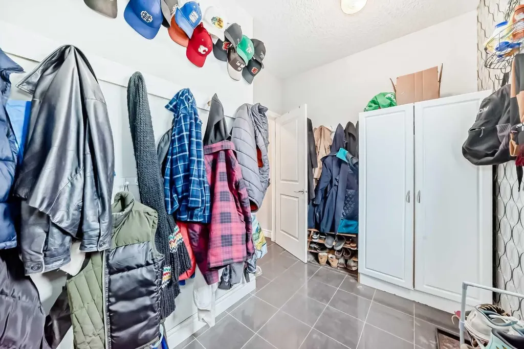136 Stonemere Close Chestermere AB T1X0C4