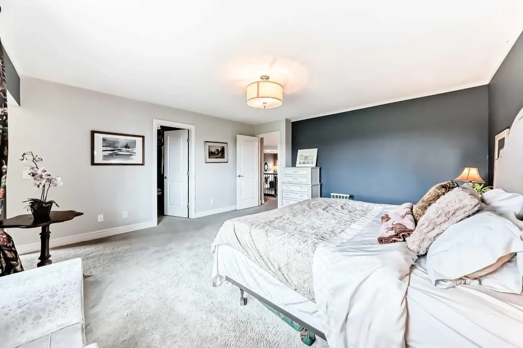 136 Stonemere Close Chestermere AB T1X0C4