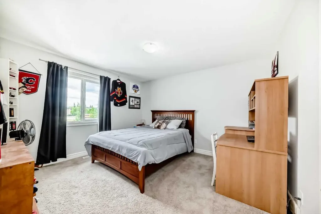 136 Stonemere Close Chestermere AB T1X0C4