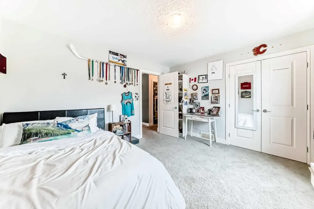 136 Stonemere Close Chestermere AB T1X0C4