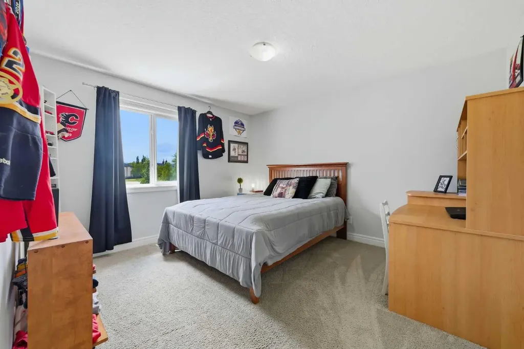136 Stonemere Close Chestermere AB T1X0C4