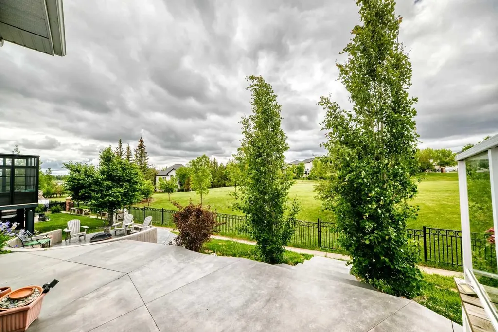 136 Stonemere Close Chestermere AB T1X0C4