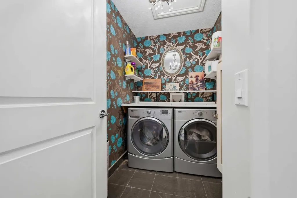 136 Stonemere Close Chestermere AB T1X0C4