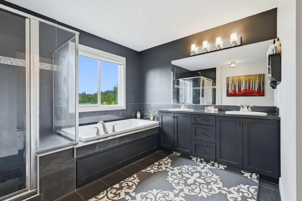 136 Stonemere Close Chestermere AB T1X0C4