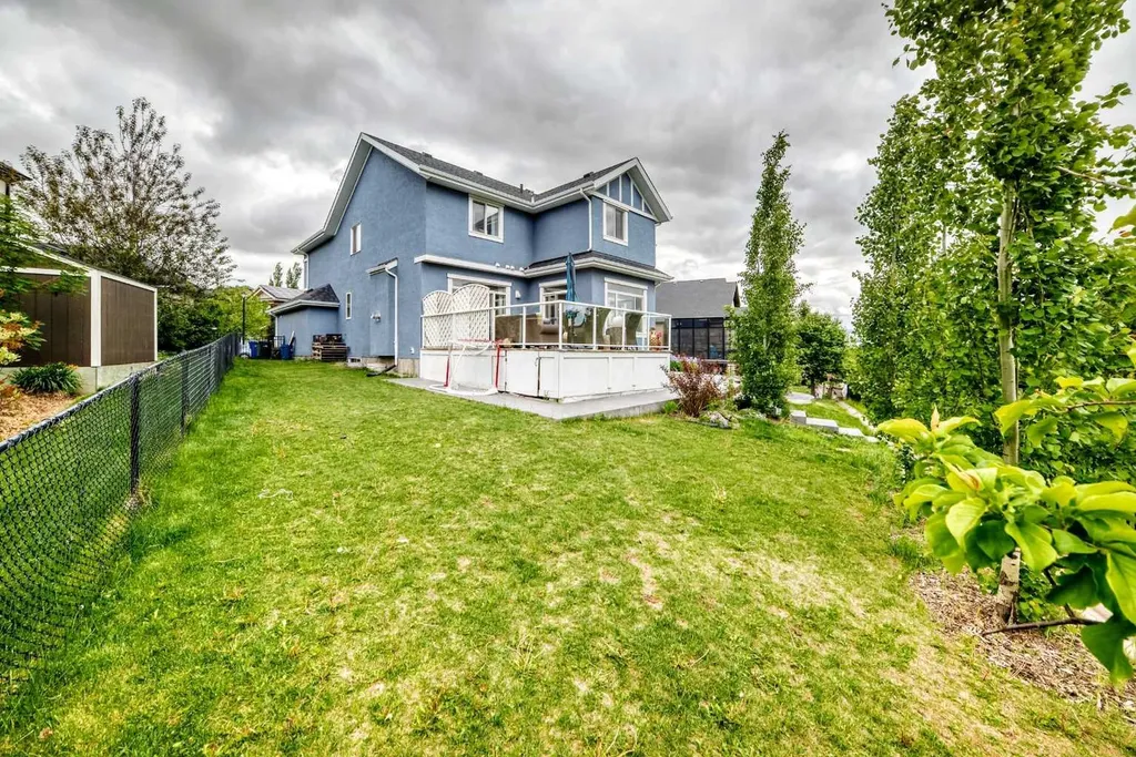 136 Stonemere Close Chestermere AB T1X0C4