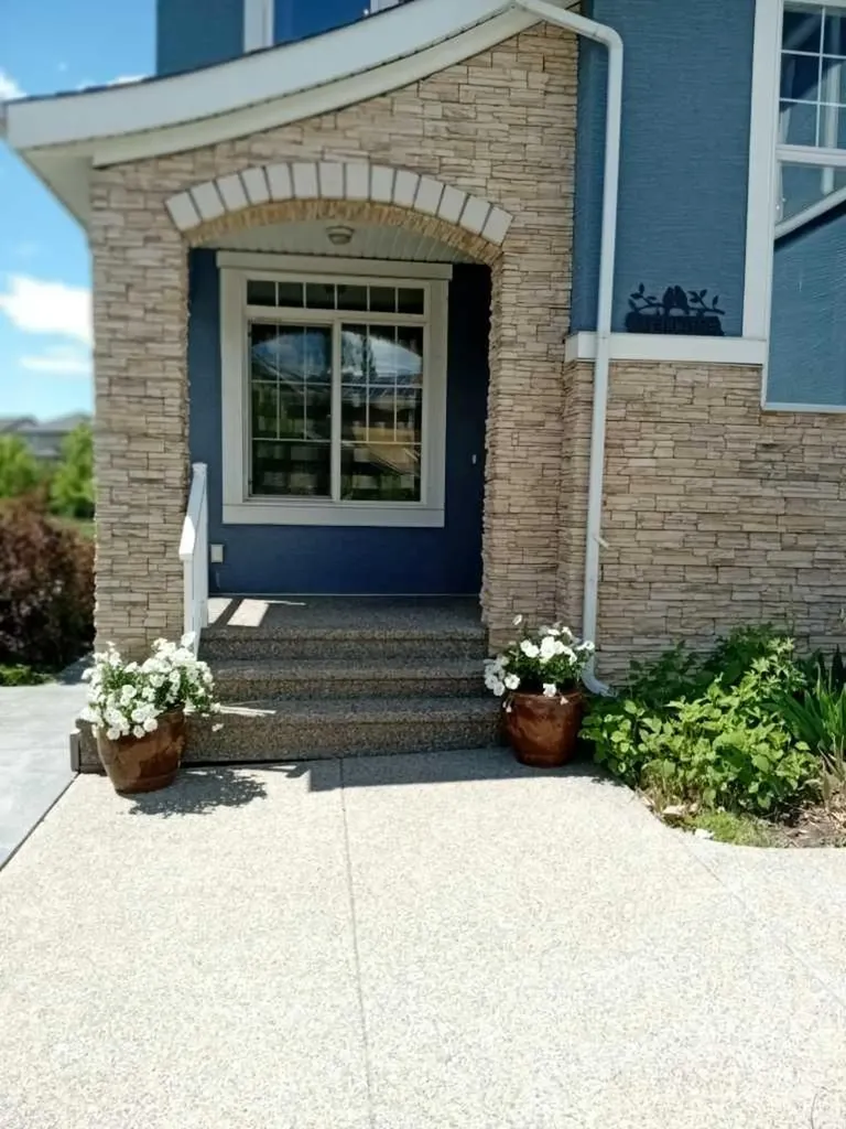 136 Stonemere Close Chestermere AB T1X0C4