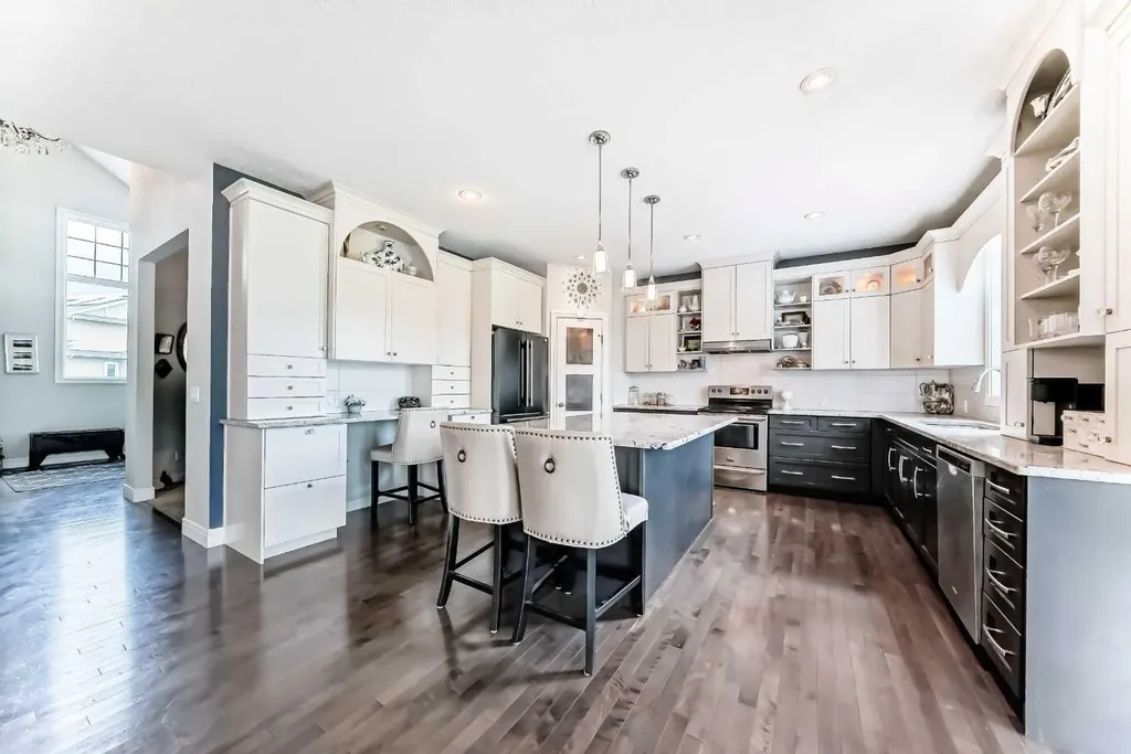 136 Stonemere Close Chestermere AB T1X0C4