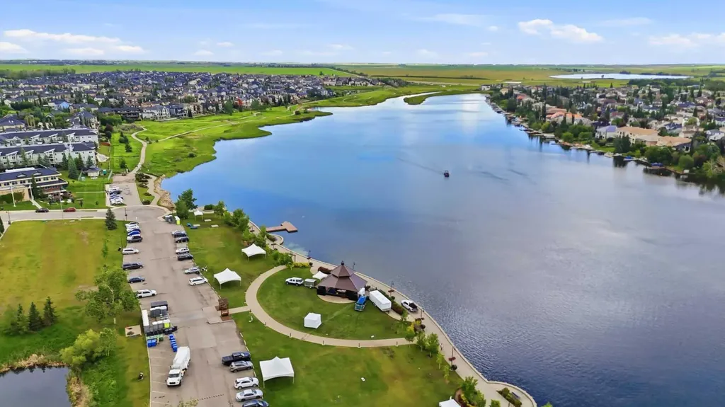 136 Stonemere Close Chestermere AB T1X0C4