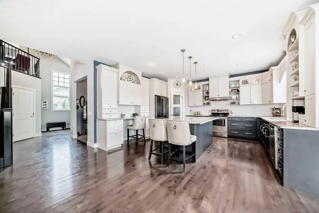 136 Stonemere Close Chestermere AB T1X0C4