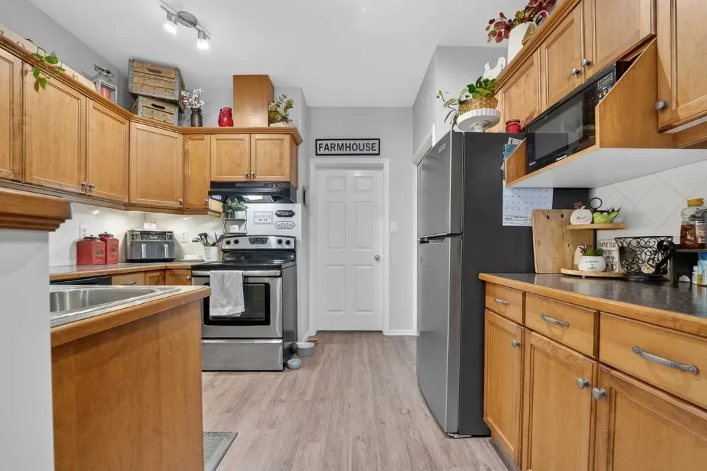 129 Silkstone Road W Lethbridge AB T1J 3H6