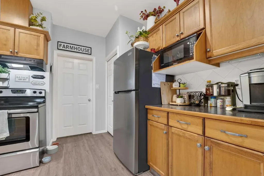 129 Silkstone Road W Lethbridge AB T1J 3H6