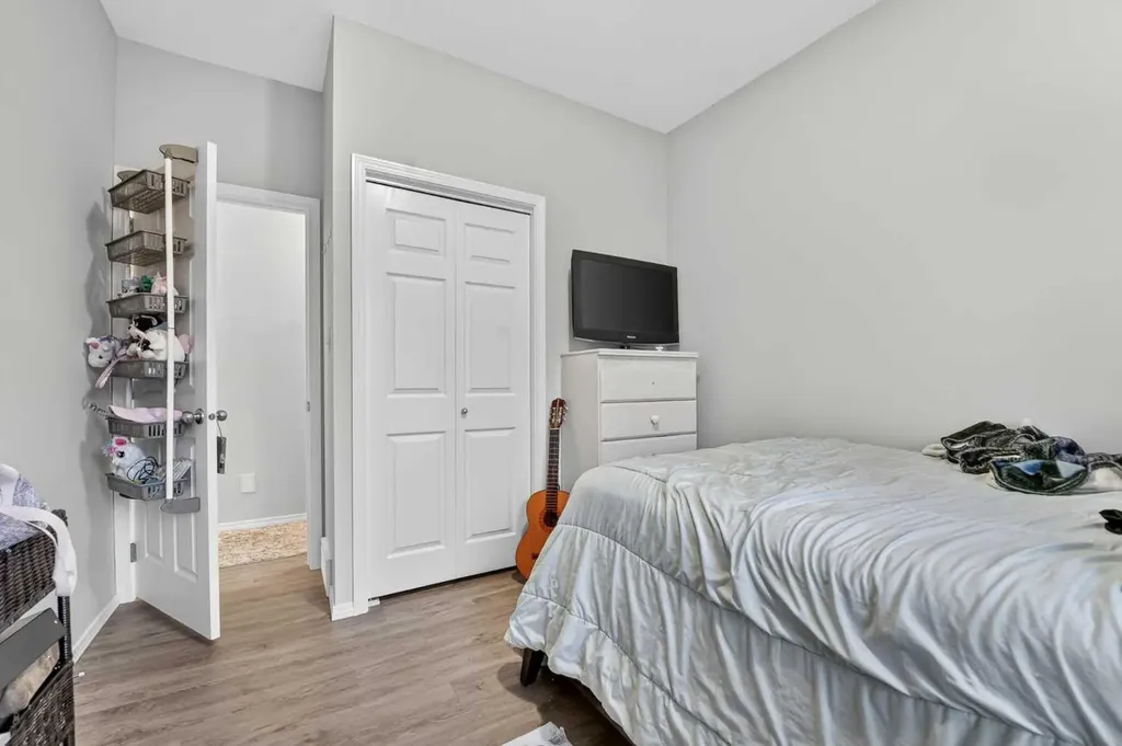 129 Silkstone Road W Lethbridge AB T1J 3H6