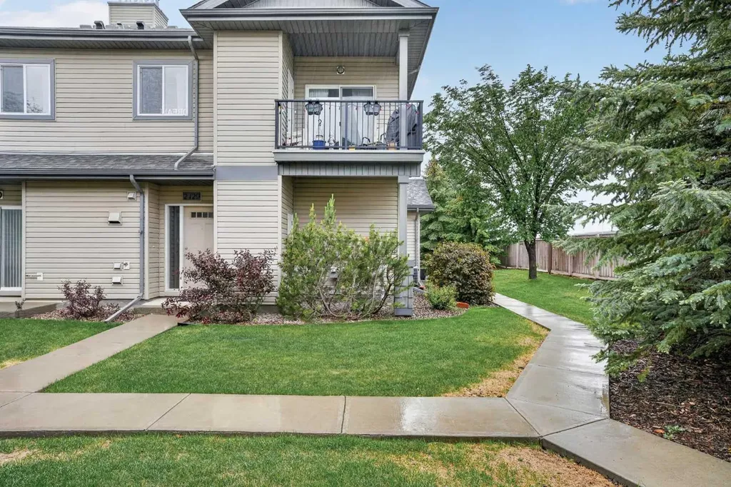 129 Silkstone Road W Lethbridge AB T1J 3H6
