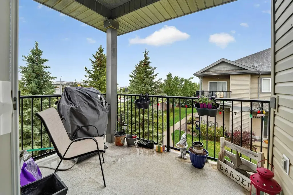 129 Silkstone Road W Lethbridge AB T1J 3H6