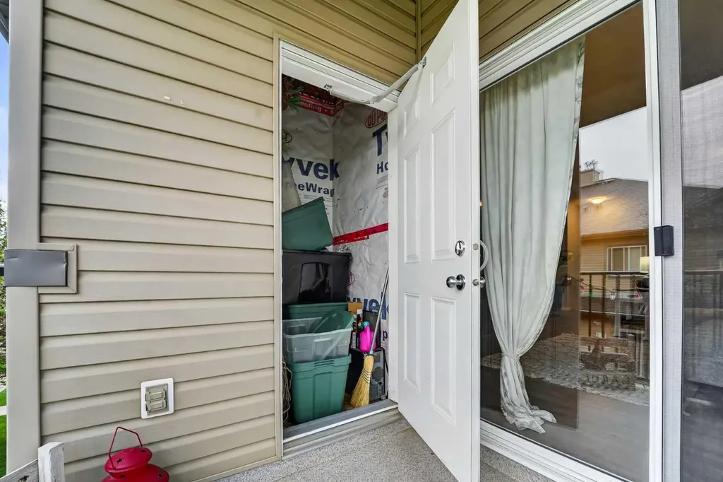 129 Silkstone Road W Lethbridge AB T1J 3H6