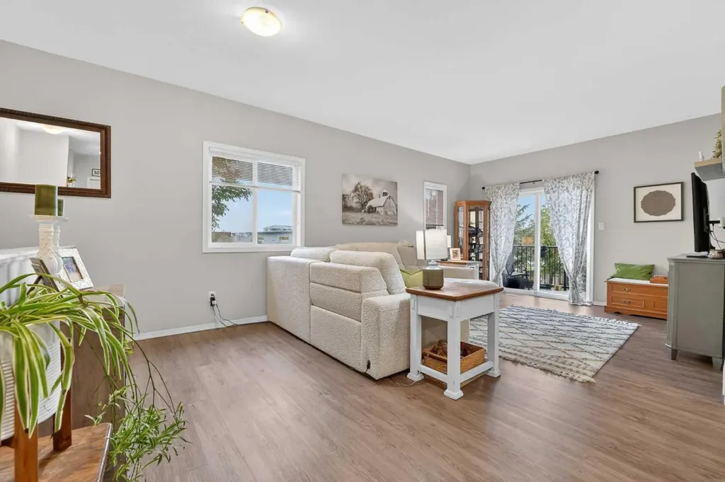 129 Silkstone Road W Lethbridge AB T1J 3H6