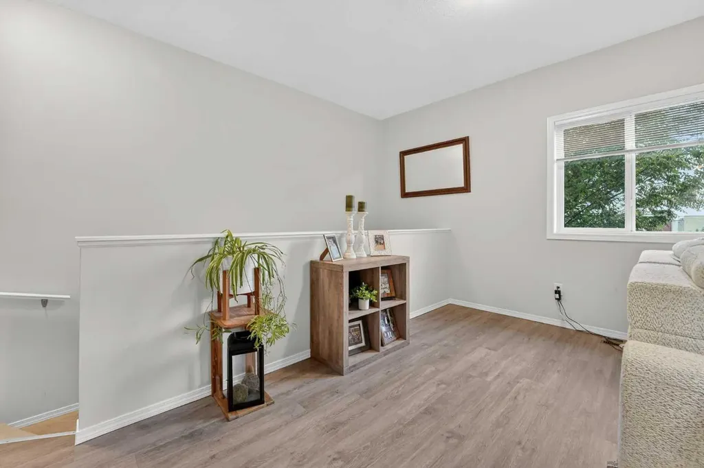 129 Silkstone Road W Lethbridge AB T1J 3H6
