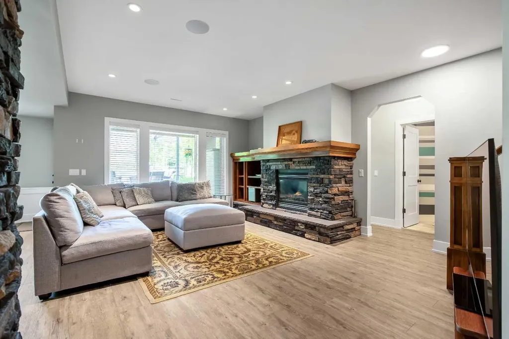 89 Heritage Harbour Heritage Pointe AB T1S 4H8